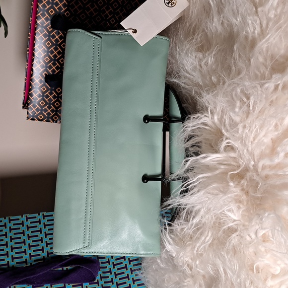 Tory Burch NWT Elizabeth Clutch Robin's Egg Blue/Mint - Picture 2 of 10